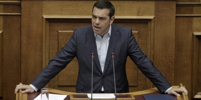Τσίπρας σε Μητσοτάκη: ‘Θεσμική χυδαιότητα να ξεπλένεις τη Χρυσή Αυγή’