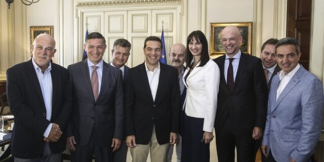 Τσίπρας στη συνάντηση με ΣΕΤΕ: ‘Να σπάσουμε το φράγμα των 30 εκατ. επισκεπτών’