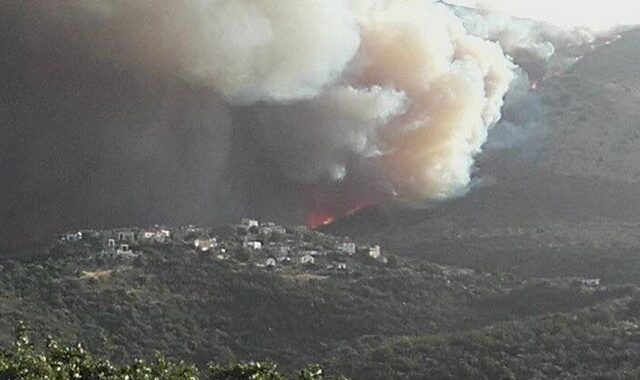 Κοντά σε σπίτια η φωτιά στην Πάτρα. Συνεχείς αναζωπυρώσεις στη Μάνη