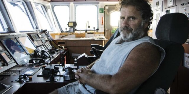 Πίτερ Γουίλκοξ: ‘Όταν οι Γάλλοι πράκτορες φύτεψαν βόμβες στο πλοιο μου’