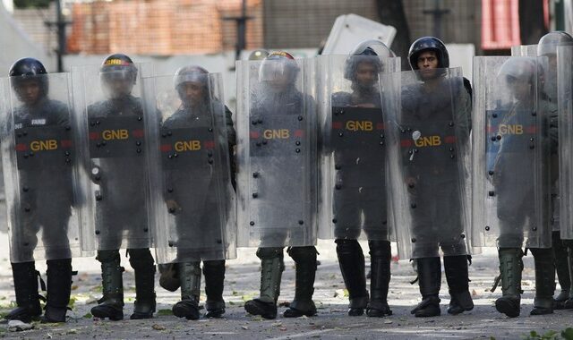 Εκτός ελέγχου η κατάσταση στην Βενεζουέλα. Άλλοι τρεις νεκροί σε συγκρούσεις