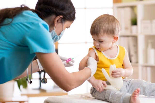 Το αντιεμβολιαστικό κίνημα θέτει σε κίνδυνο παιδιά σε όλη την Ευρώπη
