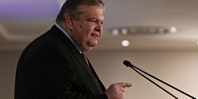 Βενιζέλος για έξοδο στις αγορές: Τουλάχιστον μια συγνώμη
