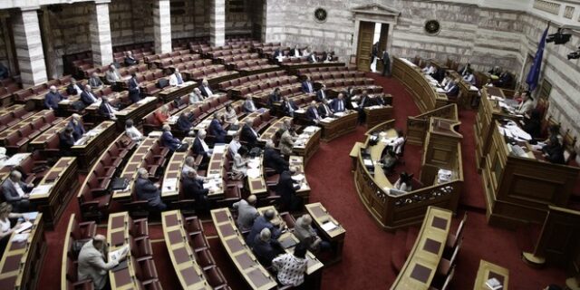 Η Βουλή θα διαθέσει ένα εκατ. ευρώ για τους πληγέντες στη Δυτική Αττική