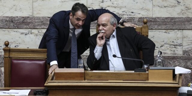 Μητσοτάκης σε Βούτση: Θεσμικά αδιανόητο να παρέχεις ανοχή στο Ρουβίκωνα