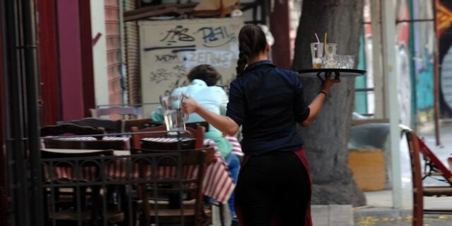 Καφετέρια στην Κρήτη δεν έκοψε αποδείξεις 1,4 εκ. από delivery – 14 επιχειρήσεις εστίασης απέκρυψαν 5,2 εκ. ευρώ