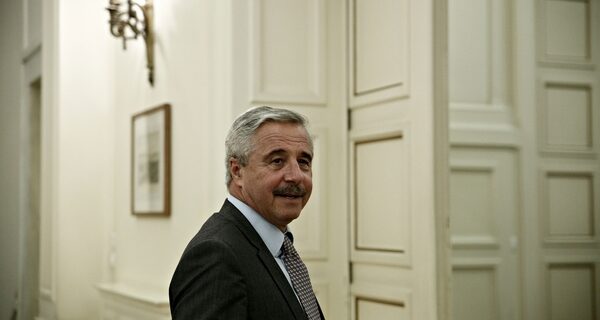 Υποψήφιος και ο Γιάννης Μανιάτης για την Κεντροαριστερά