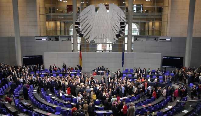 DW: Το στοίχημα της νέας κυβέρνησης του Βερολίνου το 2018