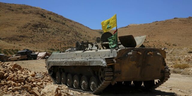 Σφυροκοπούν το Ισλαμικό Κράτος στη λιβανο-συριακή μεθόριο