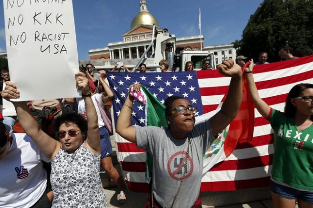 ΗΠΑ: Ογκώδης διαδήλωση κατά του ρατσισμού στη Βοστόνη