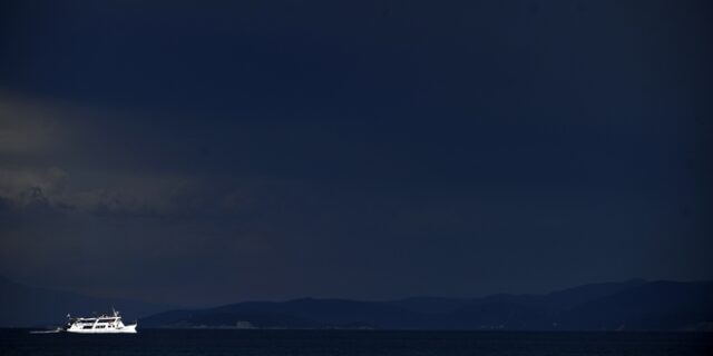 Ξαφνικά ‘φθινόπωρο’: Πού θα σημειωθούν βροχές και καταιγίδες