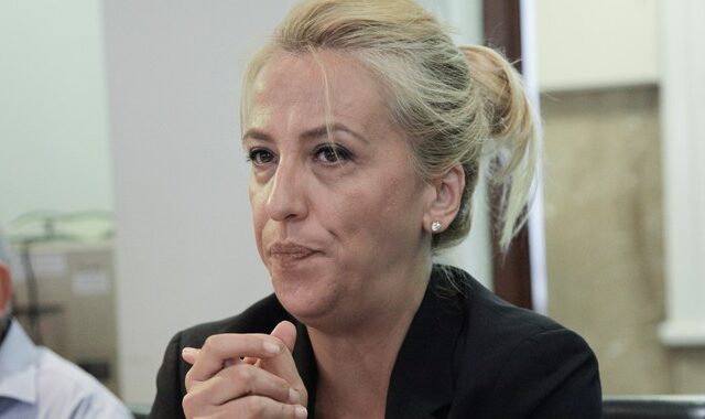 Μηνυτήρια αναφορά της Ρένας Δούρου για τη θεομηνία στη Δυτική Αττική
