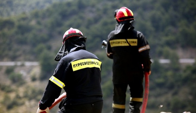 Υπό μερικό έλεγχο η φωτιά στον Πρινιά Ηρακλείου