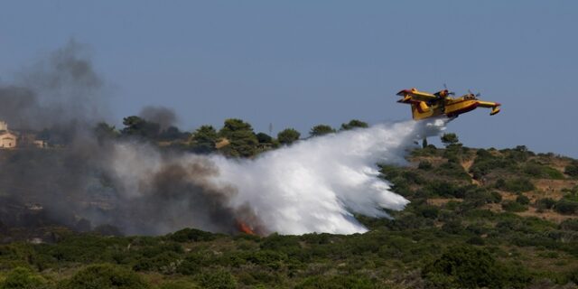 Υπό έλεγχο οι τρεις εστίες της πυρκαγιάς στη νότιο Αλβανία