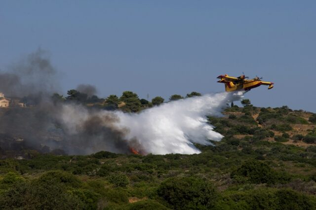 Υπό έλεγχο οι τρεις εστίες της πυρκαγιάς στη νότιο Αλβανία