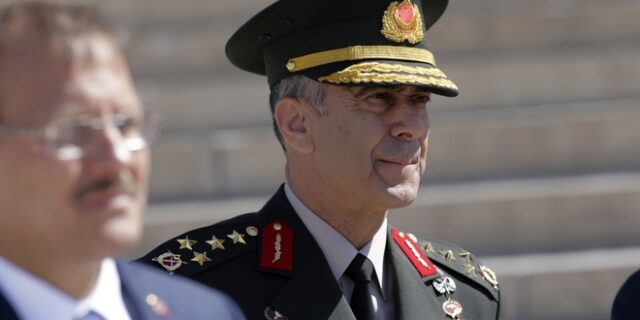 Τουρκία: ‘Ξήλωσαν’ τους αρχηγούς των τριών σωμάτων