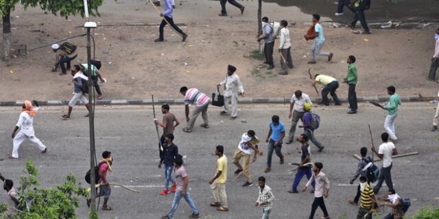 Ινδία: Τουλάχιστον 36 νεκροί σε ταραχές μετά την καταδίκη ενός γκουρού για βιασμό