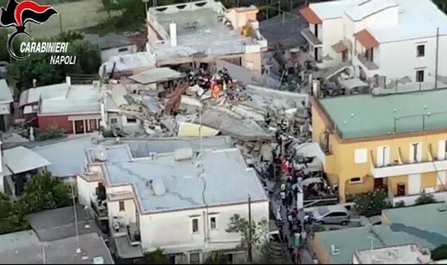 Σεισμός στη Νάπολη: Η πολυκατοικία που κατέρρευσε είχε οικοδομηθεί πάνω σε παλιό υπόγειο