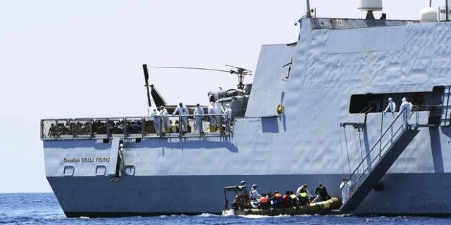 Ιταλία: Εμπόδισαν σκάφος ΜΚΟ που επιχειρούσε να διασώσει μετανάστες