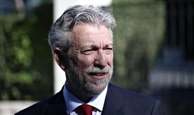 Κοντονής: Γελοίο και συνομωσιολογικό να συνδέεται η διόρθωση φύλου με απάτες
