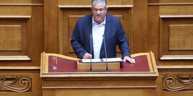 Κουτσούμπας: ‘Βολικός για ΣΥΡΙΖΑ και ΝΔ ο καυγάς για τον Βαρουφάκη’
