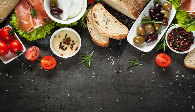 Η μεσογειακή διατροφή κάνει καλό, αλλά μόνο στους πλούσιους και μορφωμένους