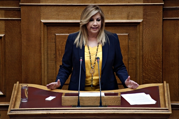 Γεννηματά: Διπλασιάζουν, δεν καταργούν τις πανελλήνιες