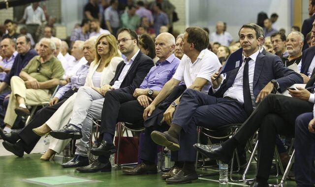 Το γαλάζιο δίλημμα απέναντι στη ΔΗΣΥ