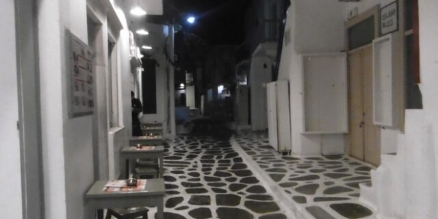 Μπαράζ κλοπών-διαρρήξεων και ληστειών στη Μύκονο