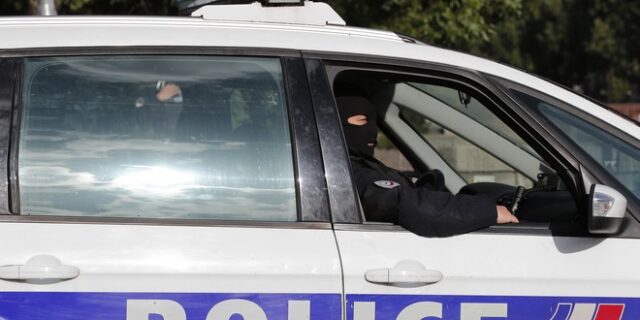 Αστυνομικός σκότωσε πυροσβέστη, τον εραστή της γυναίκας του και αυτοκτόνησε