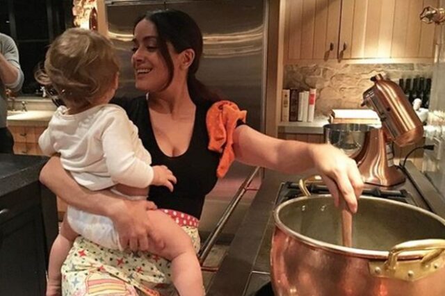 Πόσα παίρνεις Salma Hayek για να προσέχεις μωρά διασήμων;