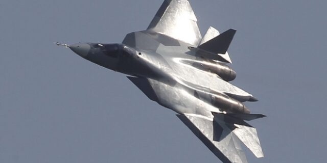 Su-57: Το υπερηχητικό ‘φάντασμα’ του Πούτιν είναι εδώ και αλλάζει τις ισορροπίες