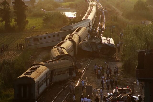 Αίγυπτος: Υπό κράτηση οι μηχανοδηγοί του σιδηροδρομικού δυστυχήματος