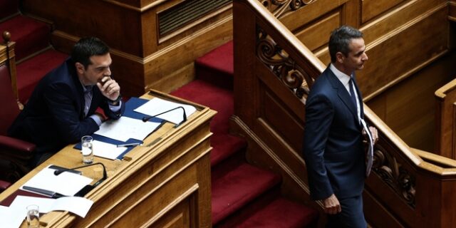 Καβγάς Τσίπρα – Μητσοτάκη για νεύρα, ξινισμένα πρόσωπα, δώρα και σανό