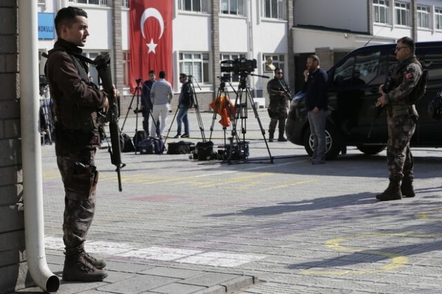 Οι τουρκικές αρχές εξέδωσαν 35 νέα εντάλματα σύλληψης