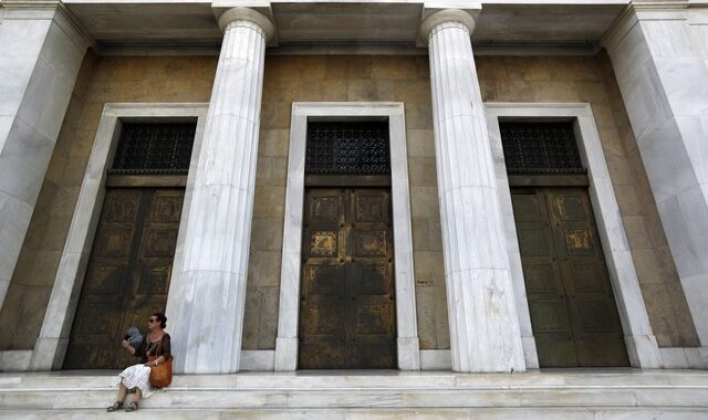 Handelsblatt: Ανακάμπτουν οι ελληνικές τράπεζες