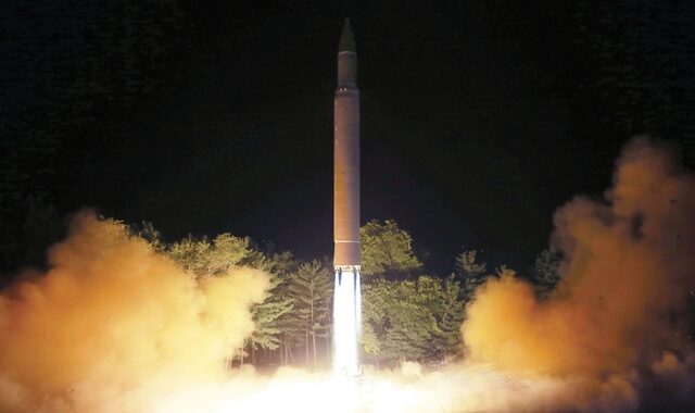 Οι πύραυλοι της Β. Κορέας θα χτυπήσουν το Γκουάμ σε 14 λεπτά