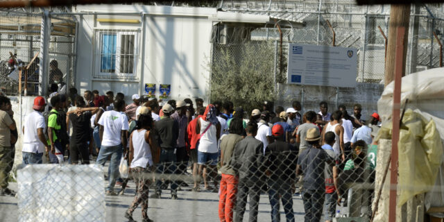 Αστυνομική επιχείρηση στο ΚΥΤ Μόριας Λέσβου και συλλήψεις