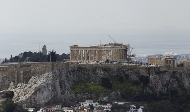 Süddeutsche Zeitung: Μετά από επτά χρόνια διαρκούς μιζέριας η Ελλάδα ανακάμπτει