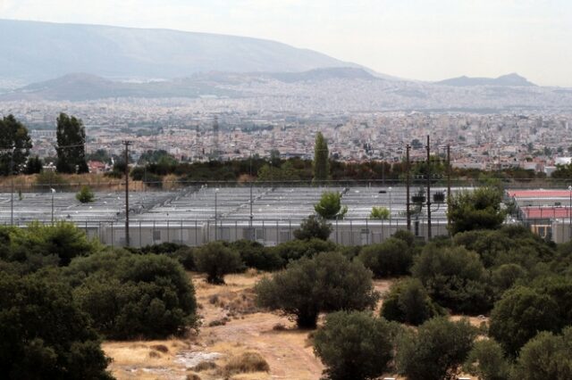 Απέδρασαν 10 αλλοδαποί από την Αμυγδαλέζα