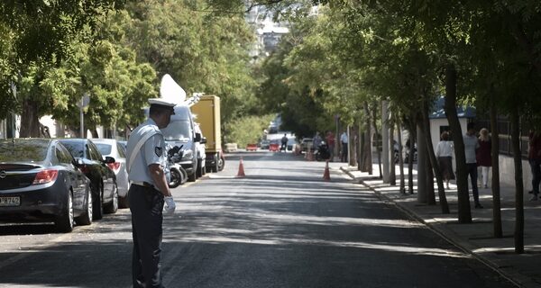 Κομφούζιο στους δρόμους λόγω Μακρόν. Κλειστό το κέντρο