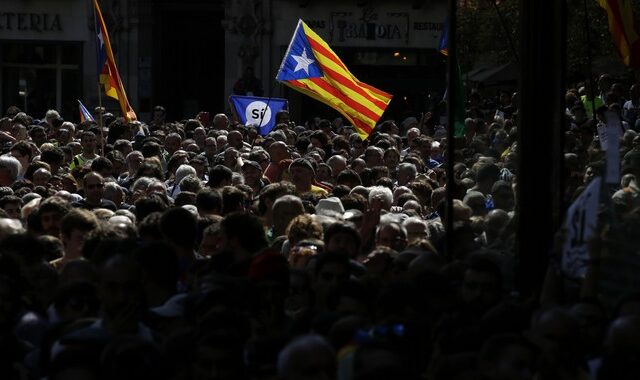Η Μπάρτσα λέει ‘ΝΑΙ’ στο δημοψήφισμα της Καταλονίας και καταδικάζει την ισπανική Εθνοφυλακή