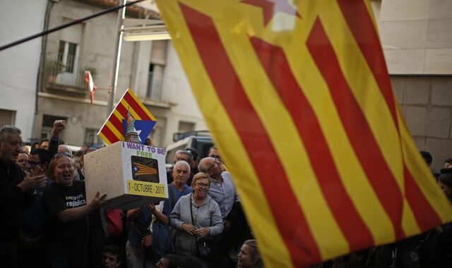 Ισπανία: Η Εθνοφυλακή συνέλαβε υψηλόβαθμα στελέχη της κυβέρνησης στην Καταλωνία