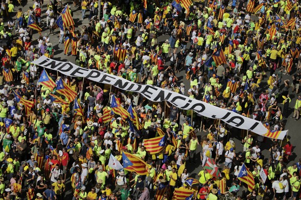 Η καταλανική εισαγγελία διατάσσει την αστυνομία να εμποδίσει το δημοψήφισμα