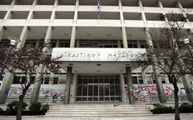 Λάρισα: Ένοχος μεν, ελεύθερος δε, στρατιωτικός που βίαζε την κόρη του