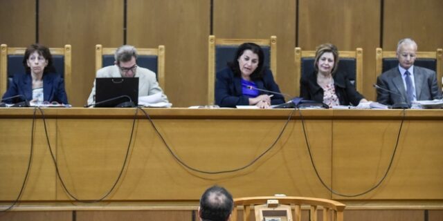 Χρυσή Αυγή: Κόμμα με στρατιωτική δομή και ‘όπλο’ τη βία για πολιτικούς σκοπούς
