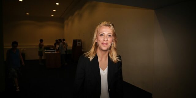 Επίθεση Δούρου σε Θεοδωράκη: Ενδιαφέρεται για τις ψήφους, όχι για τον Σαρωνικό