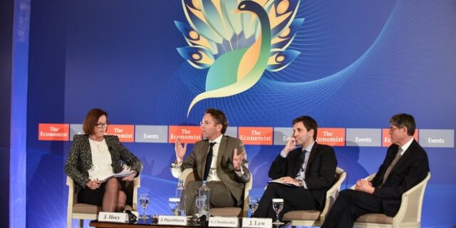 Economist: Ανάπτυξη και καθαρή έξοδος από τα μνημόνια