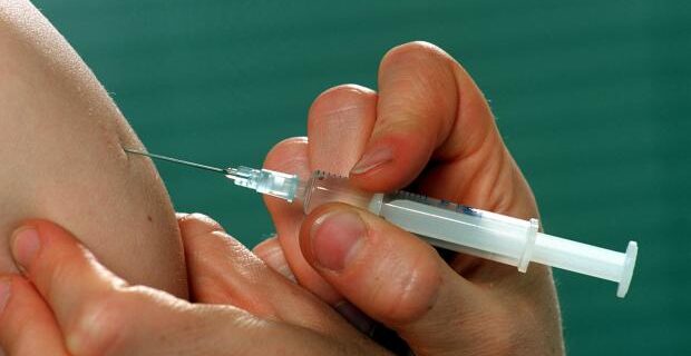 Να γίνουν αυστηρότερες οι κυρώσεις για τον μη εμβολιασμό των παιδιών