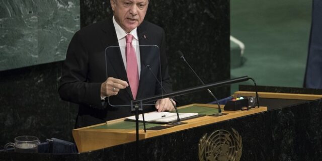 Ο Ερντογάν απαίτησε ξανά να ακυρωθεί το δημοψήφισμα στο Κουρδιστάν